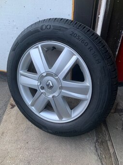 205/60/16  4x pneu 7,5 mm - 3