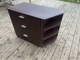 Soubor nábytku - skříň, stůl, postel, komoda, stolek - 3