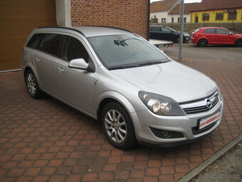OPEL ASTRA 1.9 CDTi CARAVAN KLIMA TAŽNÉ NAVI - 3