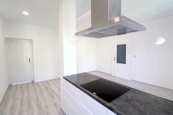 Rekonstruovaný byt 3+kk, 87 m2 s balkonem, Hradec Králové. - 3