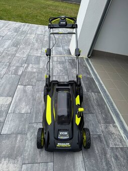 Sekačka na trávu RYOBI RY36LMX51A-160 s baterií 6,0 Ah - 3