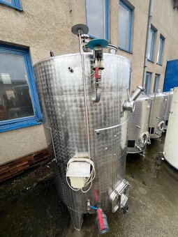 VINIFIKÁTOR 2000L - 3