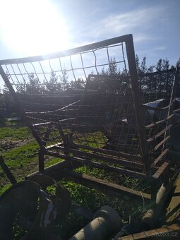 Krmelec příkrmiště - 3