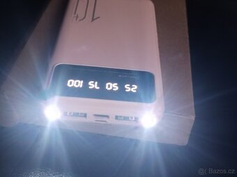 POWEBANKA na dobíjení vašich zařízení kapacita. 10.000 mAh - 3