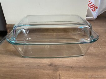 Skleněný pekáč s víkem – 3,2 l + víko 2,3 l - 3