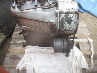 motor Slavia 2s90 - 3