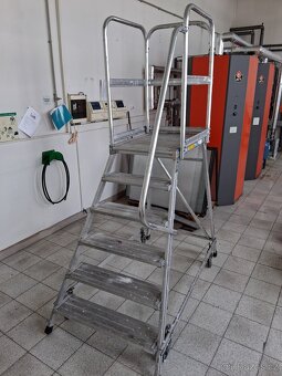 Pojízdné schody s plošinou ZARGES, výška 1,45 m - 3