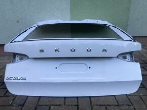 Škoda Octavia Combi 4 VI Zadní Víko 5E7 - 3