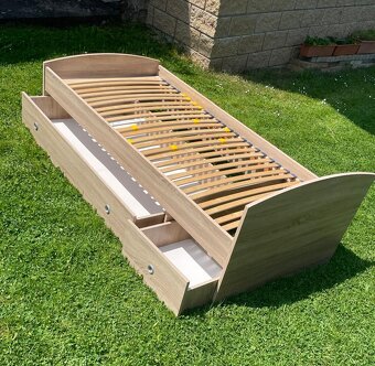 Jednolůžková postel s úložným prostorem - 3