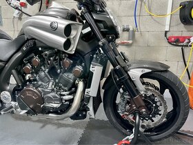YAMAHA VMAX LIMITED EDITION CARBON 2015 - 3