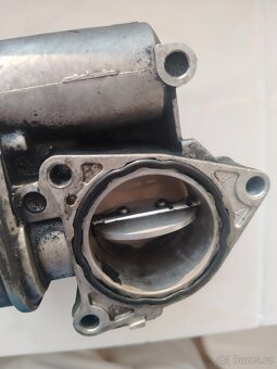 Škrtící klapka 2.0 125kw BMR  03G128063B - 3