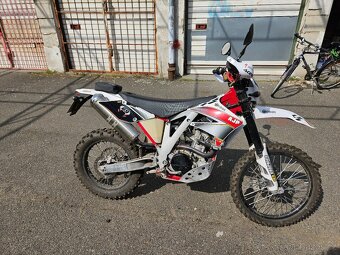 AJP PR5 250 Enduro - 3