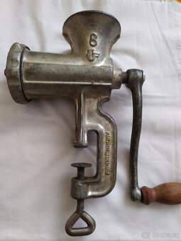 2 x LITINOVÝ MLÝNEK NA MASO VELIKOST A 8. - 3