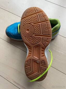 Sálovky Asics vel 33,5 - 3