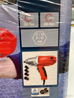 RÁZOVÝ UTAHOVÁK 900 W 1/2“ - 3