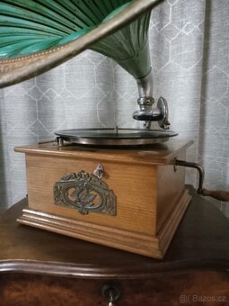 Gramofon s troubou - 3