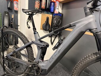 CUBE Stereo Hybrid 140HPC RACE 625 vel.M 1696 KM KARBON - 3