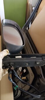 Zbytek náhradní dílů VW Touran - 3