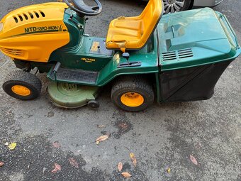 Zahradní traktor MTD - 3
