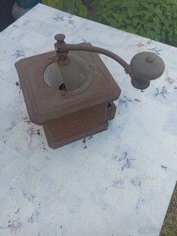 Mlýnek na kávu - 3