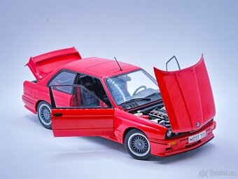 BMW E30 M3 1:18 Autoart  [ poškozen ] - 3