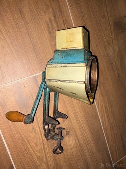 Retro mlýnek na strouhanku - 3