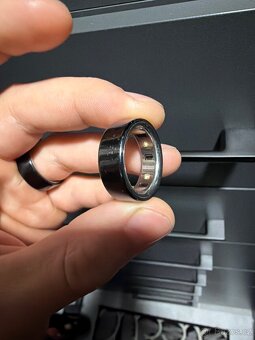 Oura Ring 4 – vel. 9 – Black/Noir – 3 500 Kč - 3