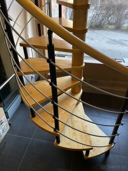 Točité schodiště JAP 250 - 3