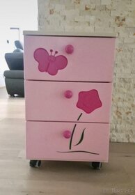 Dětský růžový nábytek - tři díly - 3