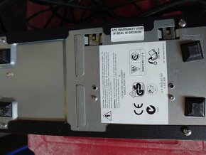 Záložní zdroj APC Smart - UPS 750. - 3