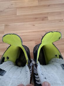 Prodám brusle Bauer Supreme S 27 vel. 35 - 3