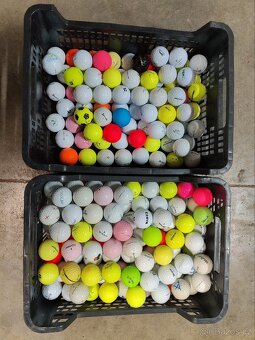 různé golfové míčky - 3