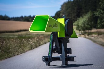 Štěpkovač špalíkovač za traktor s řemenovým převodem - 3