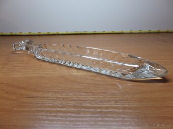 Prvorepubliková broušená miska ve tvaru ryby. - 3