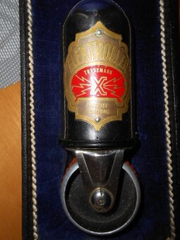 Starý masážní přístroj s krabičkou - stav foto -dává el.rány - 3