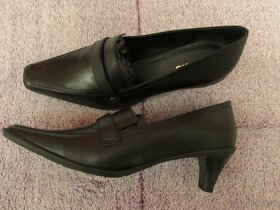 LUXUSNÍ KOZAČKY DESKA a RŮZNÉ BOTY - 3