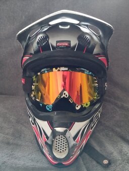 Helma AGV + brýle - 3
