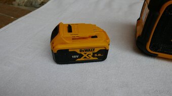 DeWALT DCR011 aku reproduktor Bluetooth/nabíječka/aku 5AH - 3