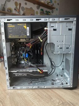 Intel i3-8100 - 3