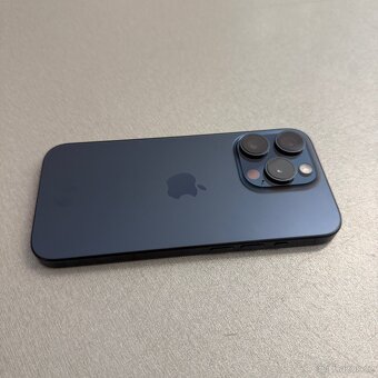 iPhone 15 Pro 128GB modrý titan, pěkný stav, rok záruka - 3