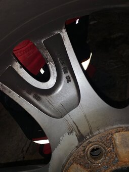 275/40 r20 - 3