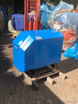 Prodám litinový kotel na olej 34 - 36,3 Kw - 3