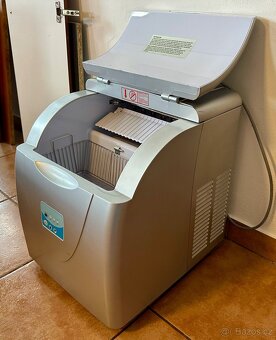 Ledovač Výrobník ledu ZB-15P – přenosný, 15 kg/den - 3