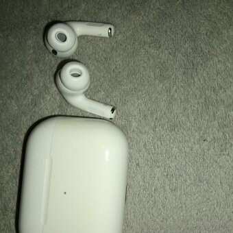 Apple AirPods - 3