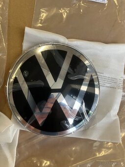 VW Golf 8 znak do masky Logo NOvY 5H0853601H - 3