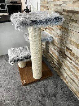 Dřevěné robustní škrabadlo pro kočky - model R8 (PC:10.150) - 3