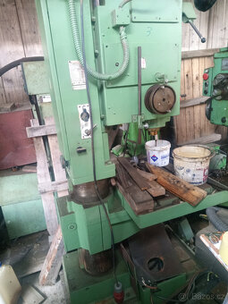 vrtacka stojanova Heckert, typ BS 32 AI - 3