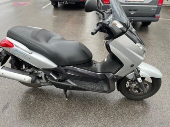 Yamaha Xmax 125,Servisní knížka - 3
