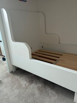 Rostouci postel Busunge Ikea - 3