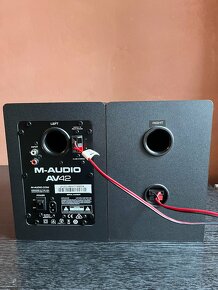 Štúdiové monitory  M-Audio AV42l - 3